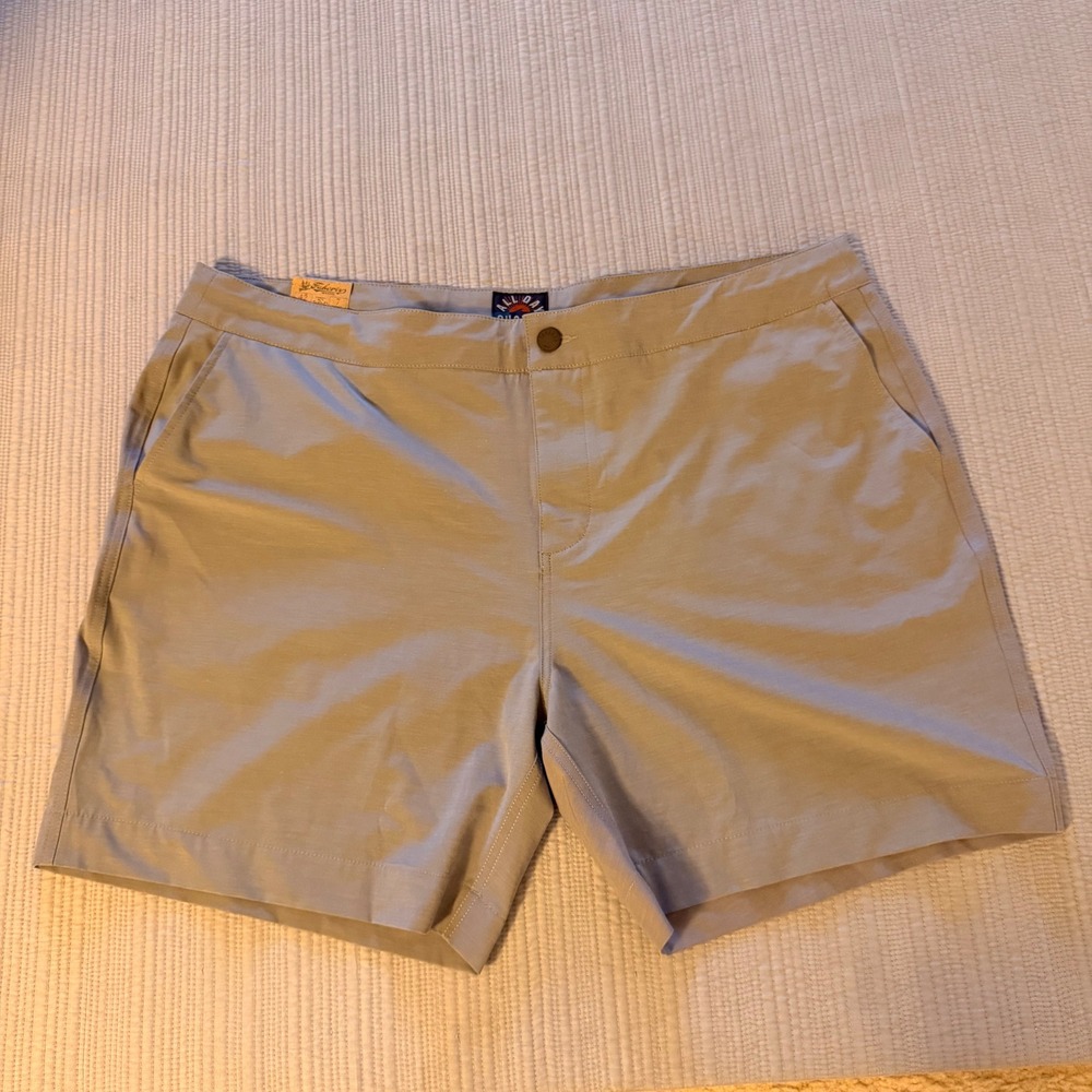 NWT Faherty All Day Men's Shorts Ice Grey Hybrid Swim Trunks 7" Inseam Size 42